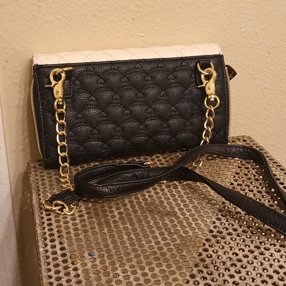 Betsy Johnson Crossbody/Clutch - Picture 3 of 10